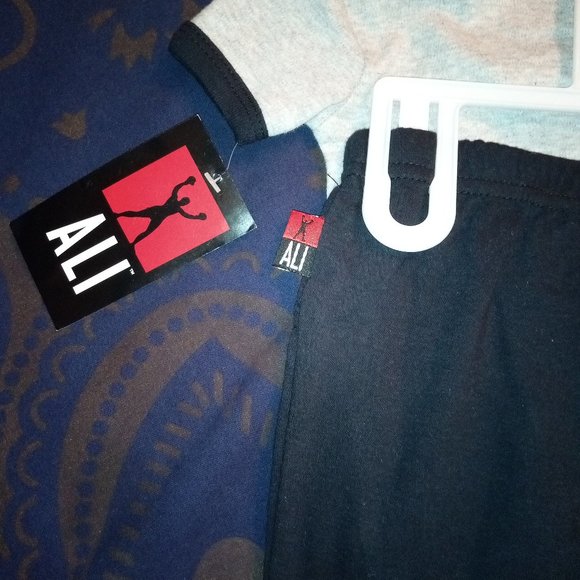 Muhammad Ali Bumble Bee 2-Piece Baby Set - Picture 5 of 5